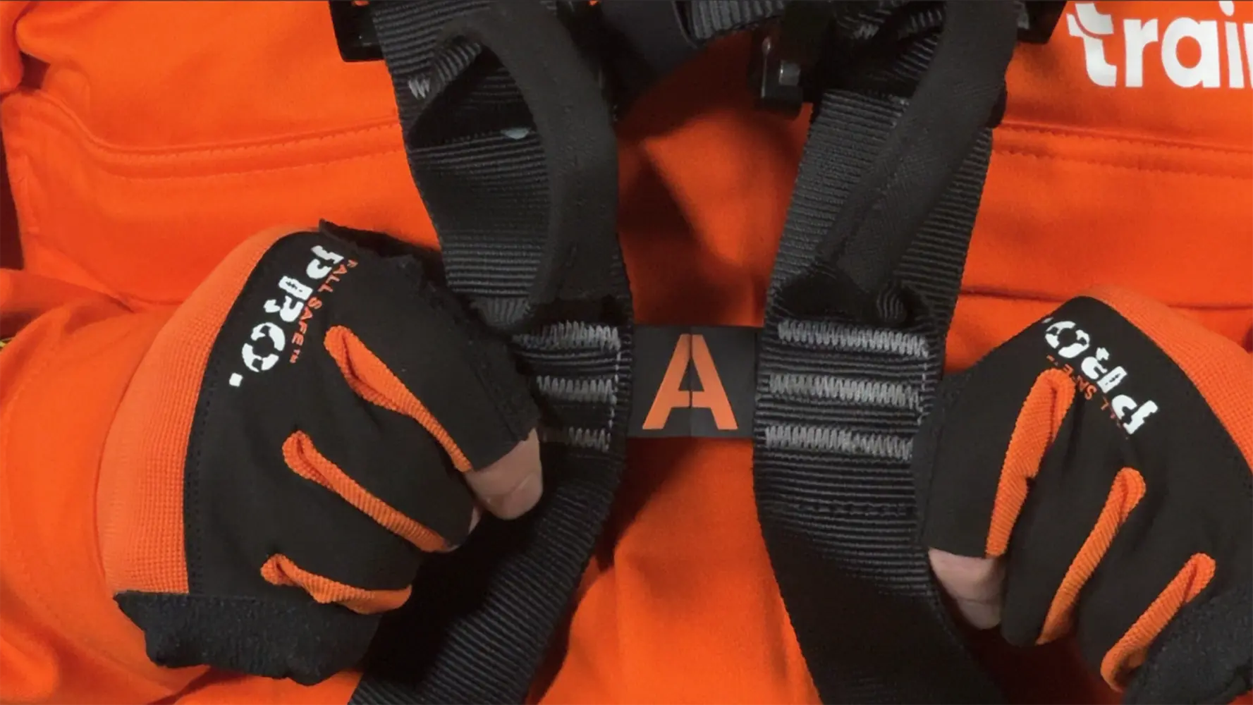 InstruktrsetterAsammencloseup_1920x1080_1000.webp